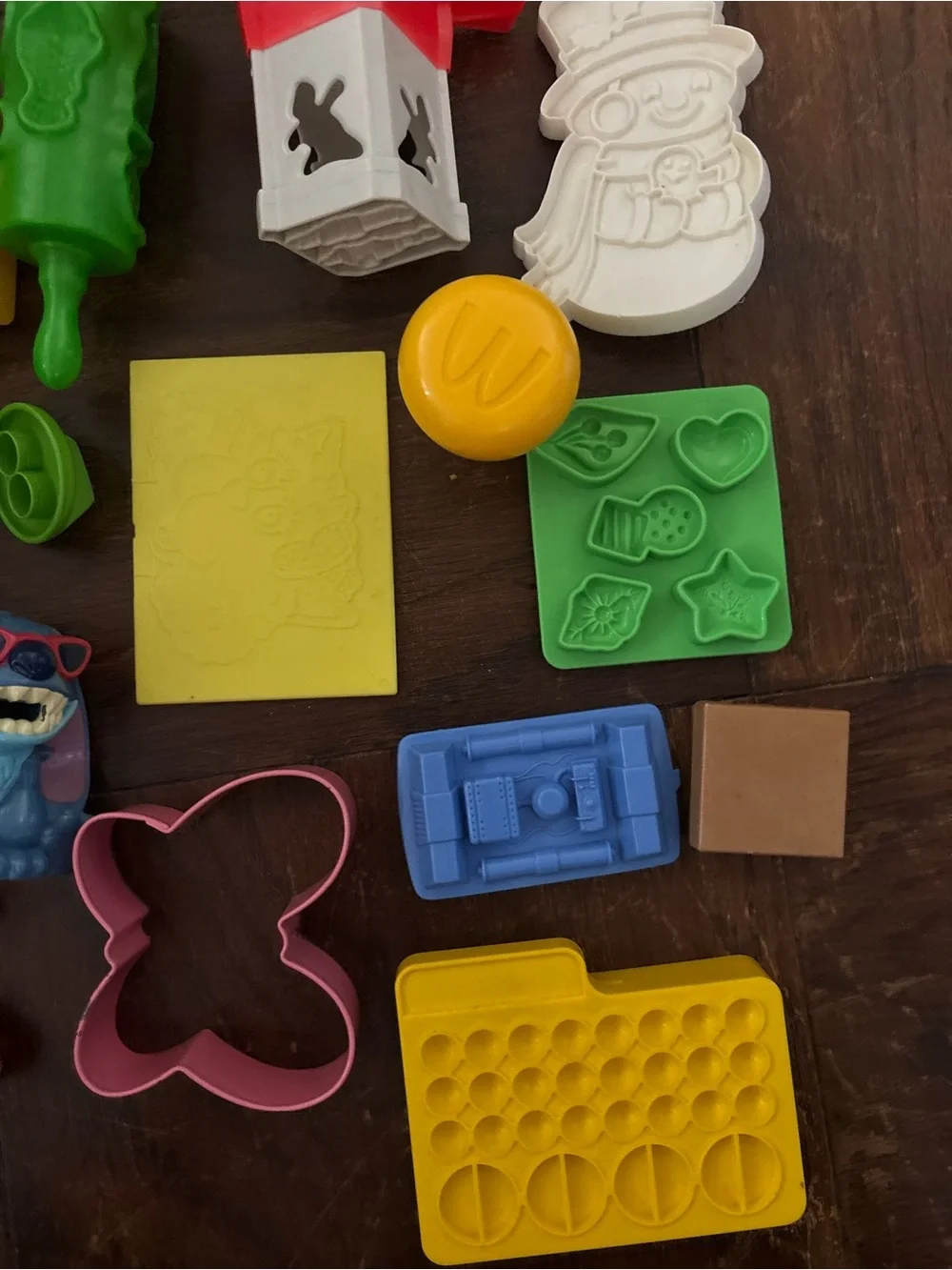 Play‑Doh Vintage Molds & Press Set - Pink Playset Pieces